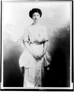 Emily Price Post, American writer and authority on etiquette, three-quarter length portrait, facing front) - Marceau, New York LCCN90715101