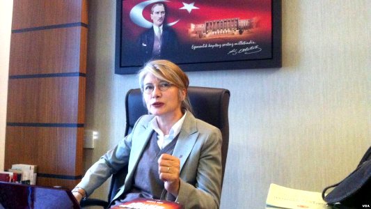 Emine Ülker Tarhan 2