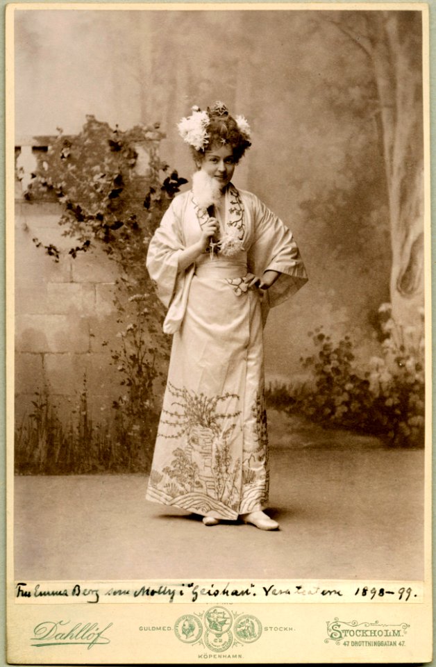 Emma Berg, rollporträtt - SMV - H6 050