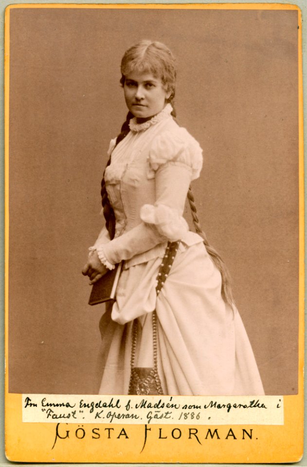 Emma Engdahl, rollporträtt - SMV - H2 191