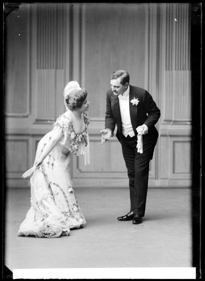 Emma Meissner and Carl Barcklind in Den glada änkan at Oscarsteatern 1907 - SMV - NB022