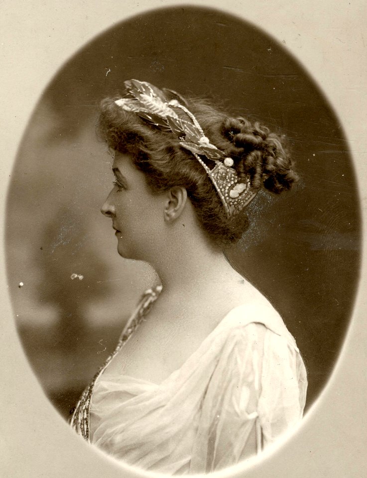 Emma Eames, grand opera and concert singer (SAYRE 155)