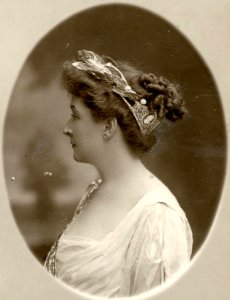 Emma Eames, grand opera and concert singer (SAYRE 155)