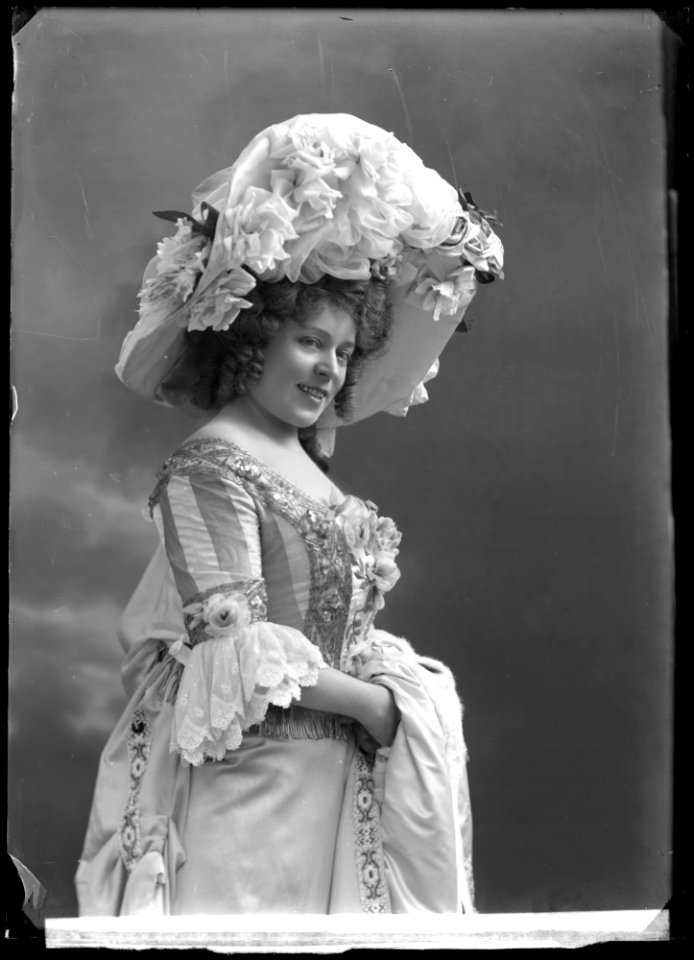 Emma Meissner in Vackra ladyn at Oscarsteatern 1911 - SMV - GM030
