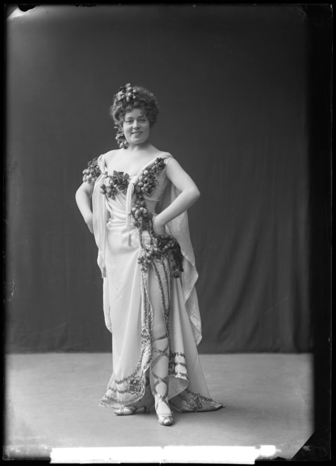 Emma Meissner in Orfeus i underjorden at Östermalmsteatern 1905 - SMV - GM020