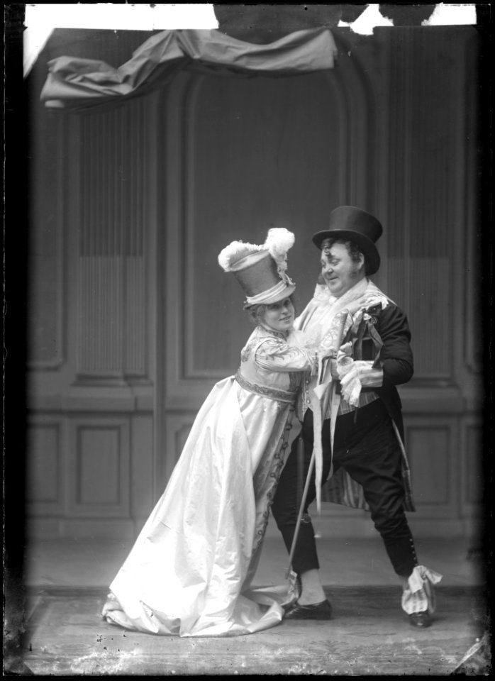 Emma Meissner and Axel Ringvall in Hertiginnan av Danzig at Östermalmsteatern 1906 - SMV - NM033