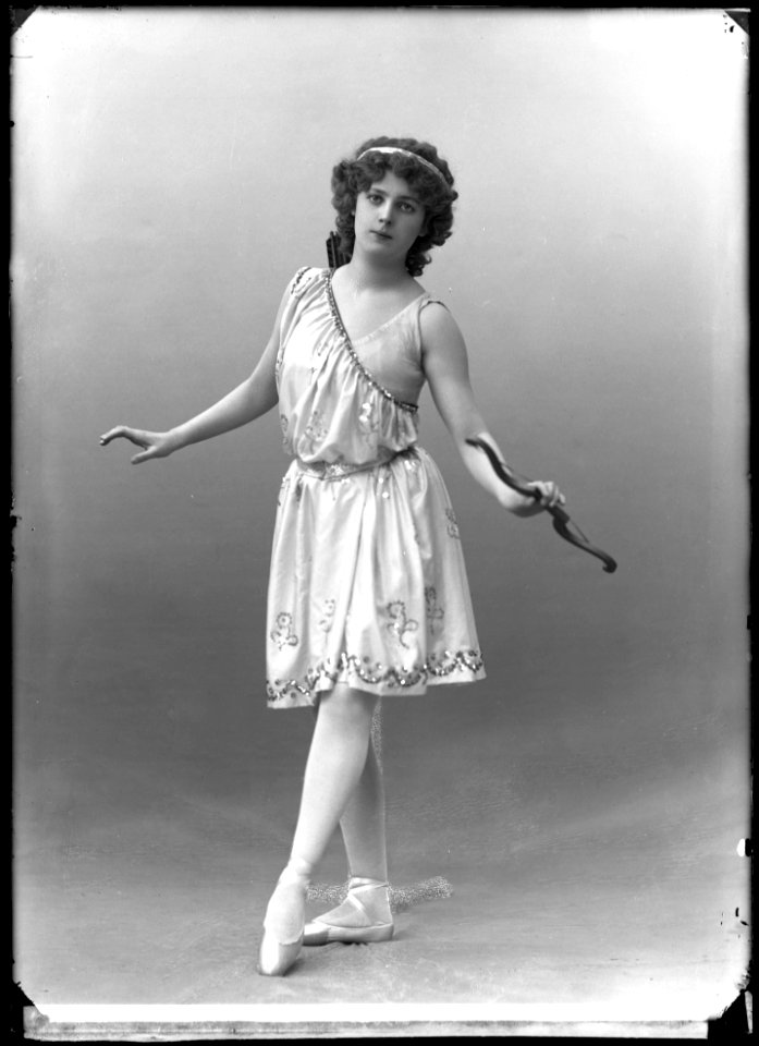 Emmy Person in Festen hos Thérèse at Kungliga Operan 1911 - SMV - GP020