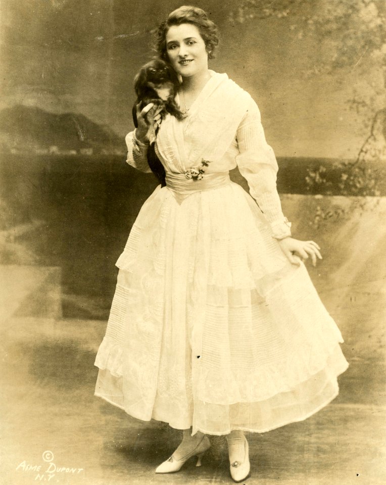Emmy Wehlen, silent film actress (SAYRE 10654)