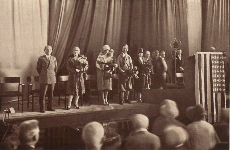 Empfang der Ozeanflieger Chamberlin und Levine in der Stadthalle