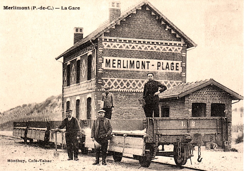 Employés du B.P. et wagons-plats en gare de Merlimont