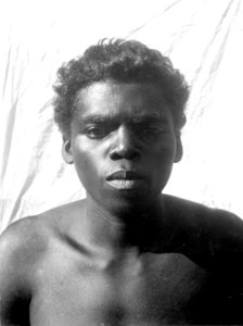 En betsileo-man vid namn Zavahi, en face. Sainte Marie de Marovoay. Madagaskar - SMVK - 001704