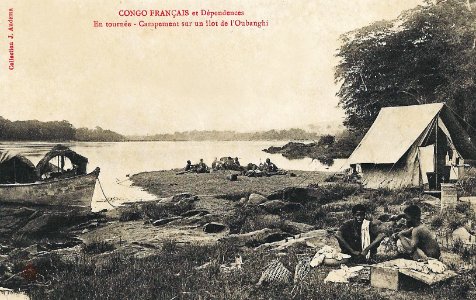 En tournée-Campement sur un îlot de l'Oubanghi (Congo Français)