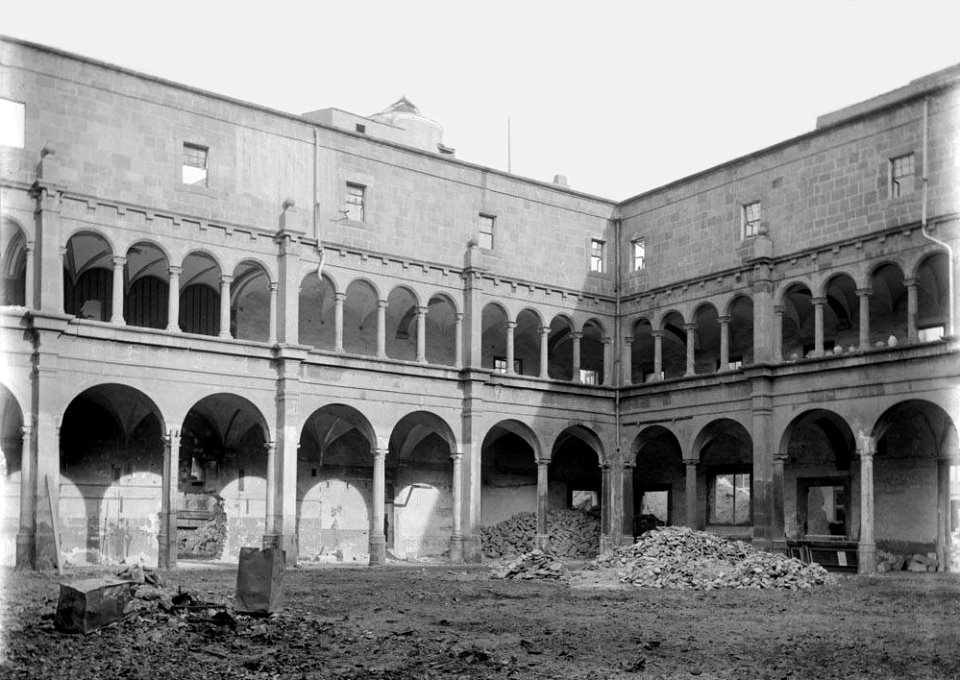 Enderroc del claustre del monestir de Sant Francesc de Paula (AFCEC VIDAL D 5028) (restored)