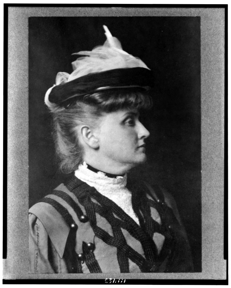 Gertrude Franklin Horn Atherton, head-and-shoulders portrait, facing right LCCN94508589