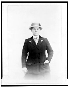Gertrude Grantham, three-quarter length portrait, facing front LCCN2004680066