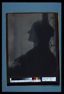 Gertrude Käsebier, head-and-shoulders profile portrait, facing left LCCN2004676304
