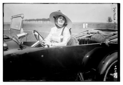 Gertrude McCoy LCCN2014704914