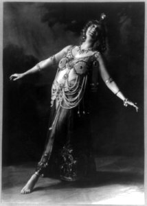 Gertrude Hoffmann, scantily-dressed for role in opera, Salome LCCN2004678794