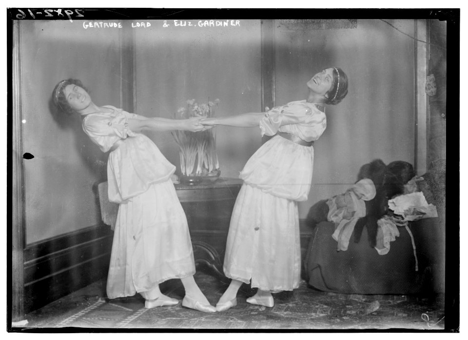 Gertrude Lord and Eliz(abeth) Gardiner LCCN2014695379