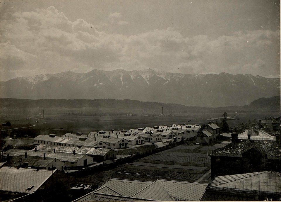 Gesamtansicht des K.u.K. Feldspitals 1-7, aufgenommen am 2. Mai 1916 (BildID 15474088)