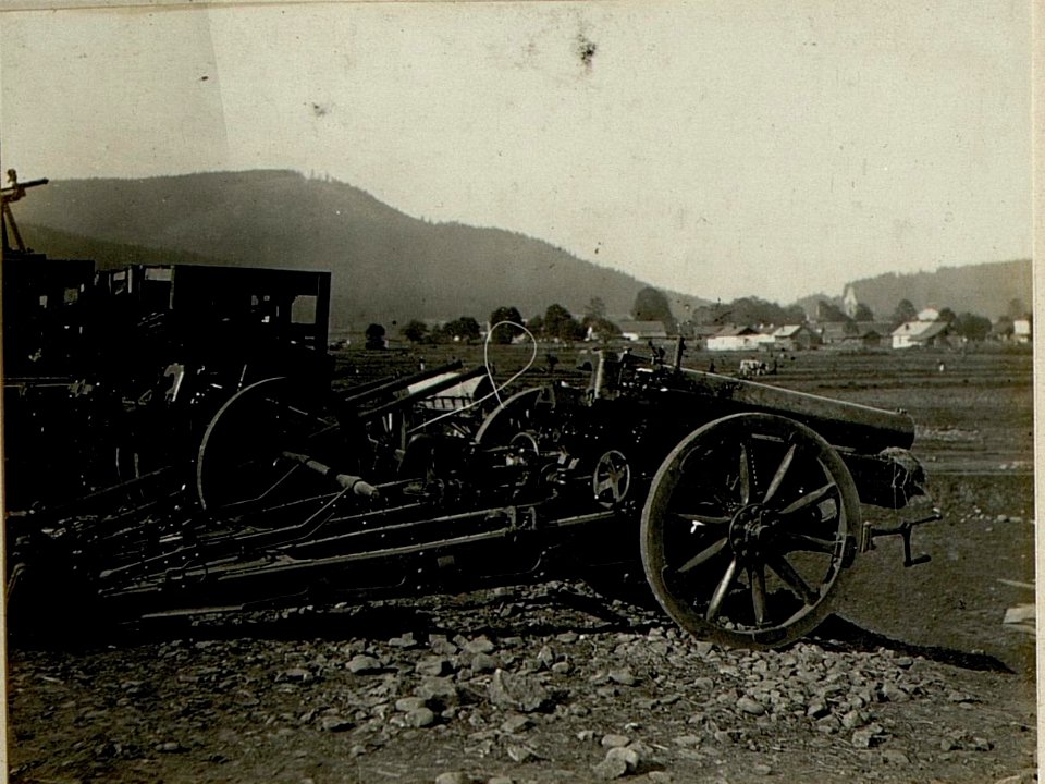 Geschütze am Bahnhof in Skole. (BildID 15522953)