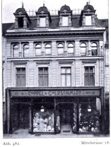 Geschäftshaus Mittelstraße 18 in Düsseldorf, erbaut im Jahre 1883 von den Architekten Bold & Frings für die Firma Coppel & Goldschmidt
