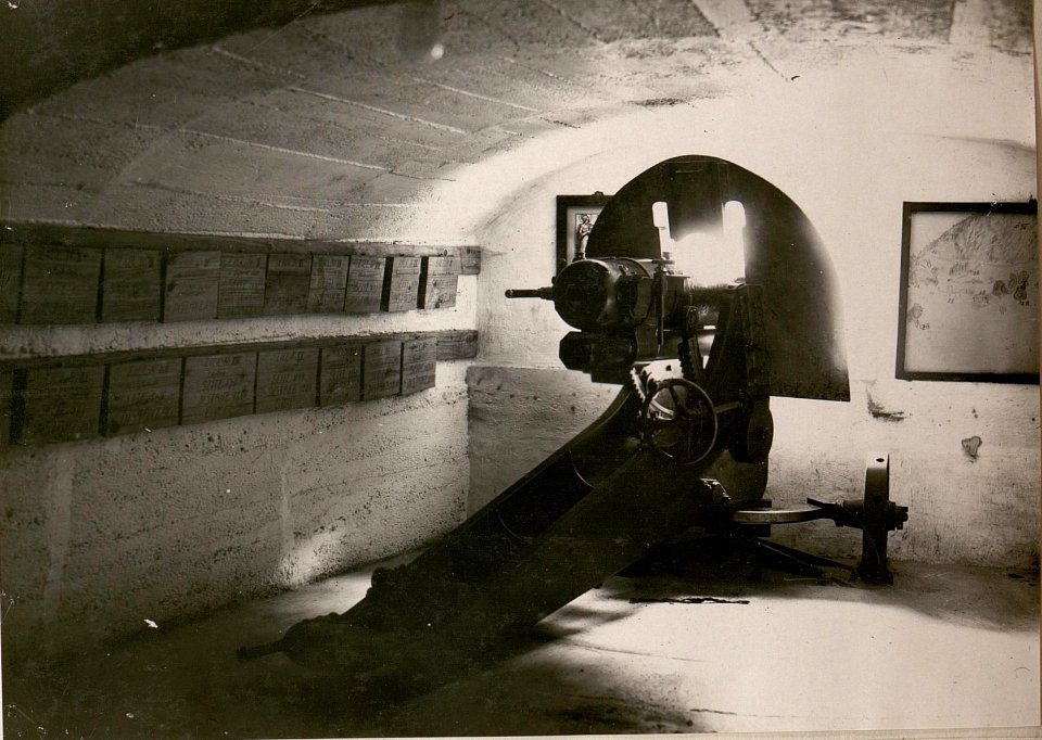 Geschützkaverne im Bahnstützpunkt Malborgeth. (Guggstellung.) (3-7.1917.) (BildID 15800028)