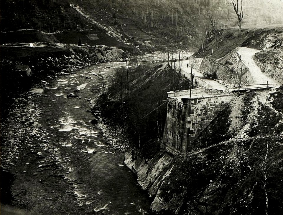 Gesprengte Brücke bei Pontalto. (BildID 15417746)