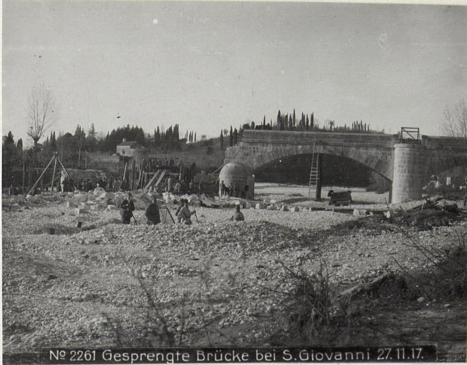 Gesprengte Brücke bei S.Giovanni 27.11.17. (BildID 15612662)