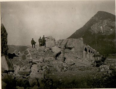 Gesprengte Brücke bei Tolmezzo. (BildID 15508200)