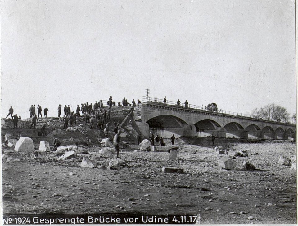 Gesprengte Brücke vor Udine 4.11.17. (BildID 15610295)