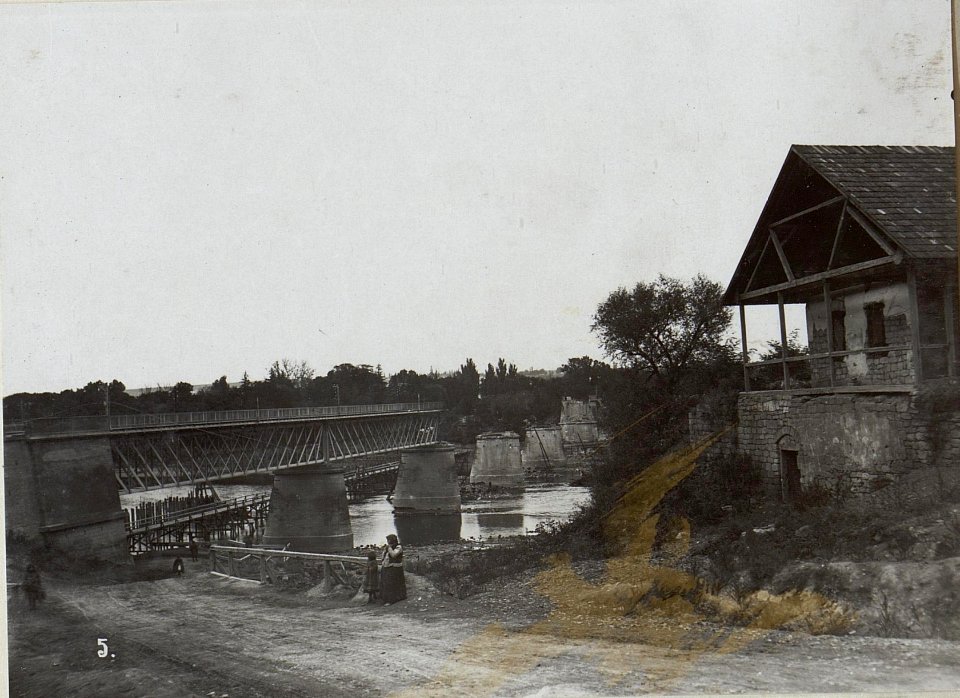 Gesprengte Brücke über den Dnjestr bei Zaleszczyki (BildID 15654189)