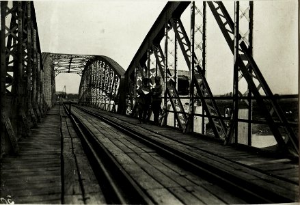 Gesprengte Brücke bei Stryj. (Strecke Chodorow.) (BildID 15430701)