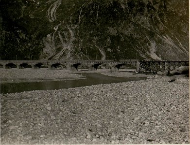 Gesprengte Fellabrücke bei Amaro. (BildID 15507899)