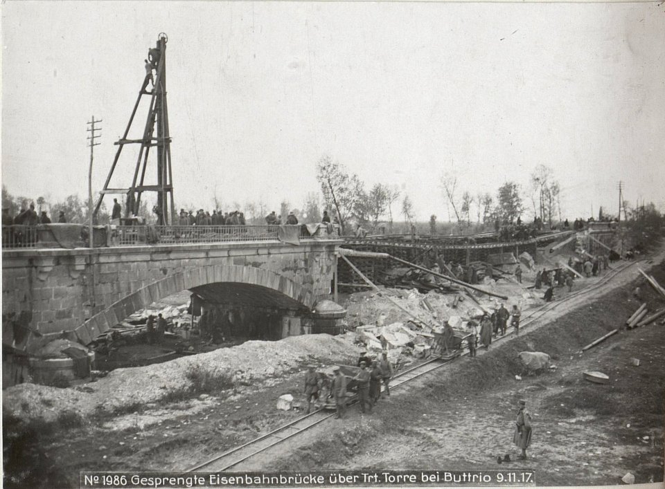 Gesprengte Eisenbahnbrücke über Trt.Torre bei Buttrio 9.11.17. (BildID 15610729)