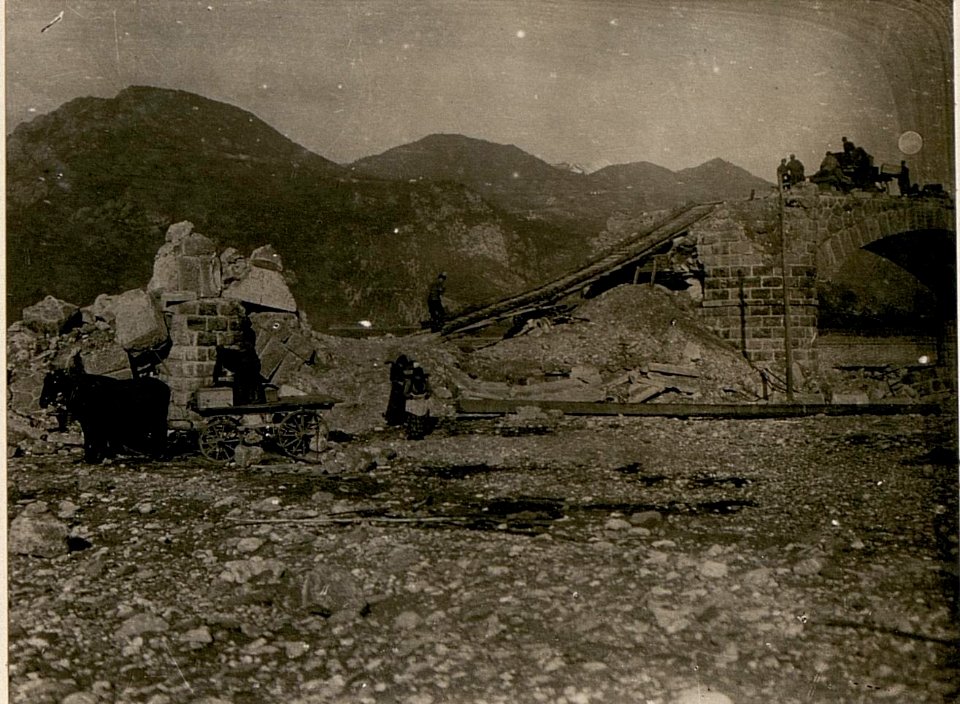 Gesprengte Brücke bei Tolmezzo. (BildID 15508186)