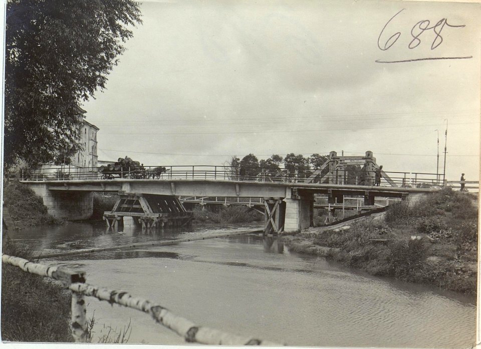 Gesprengte Eisenbetonbrücke in Brzezany, Neubau (BildID 15439987)