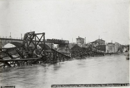 Gesprengte Meduna-Brücke bei Pordenone 4.3.18. (BildID 15615547)