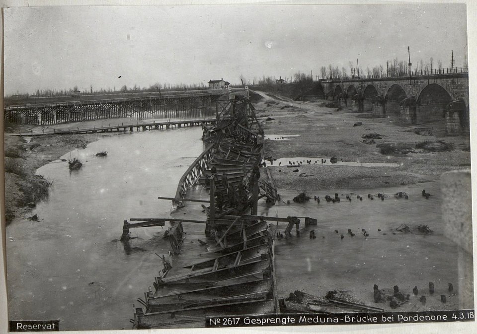 Gesprengte Meduna-Brücke bei Pordenone 4.3.18. (BildID 15615554)