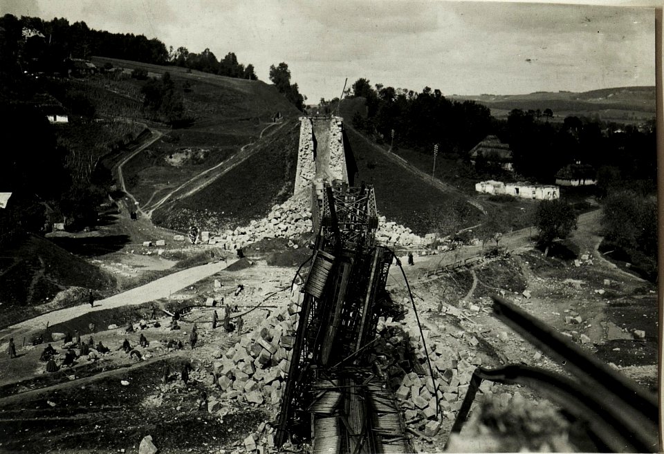 Gesprengter Eisenbahnviadukt bei Plunow (BildID 15434079)