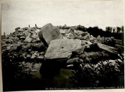 Gesprengtes italien.Panzerwerk Rivarotta, Venetien 30.6.18. (BildID 15620201)