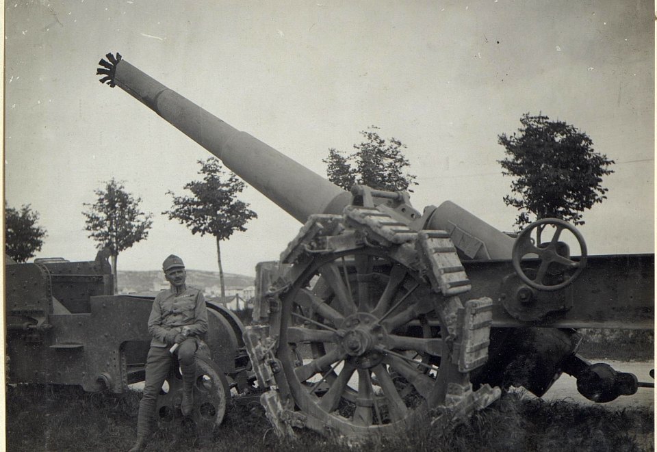 Gesprengtes itl. Geschütz.Monfalcone. Anfang Mai 1918. (BildID 15664803)