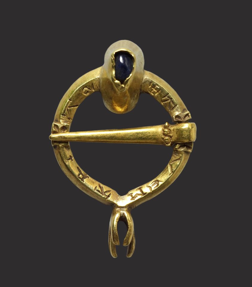 English - Amuletic Brooch - Walters 571988 - View A