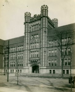 Englewood High School, Chicago, early 20th century (NBY 577)