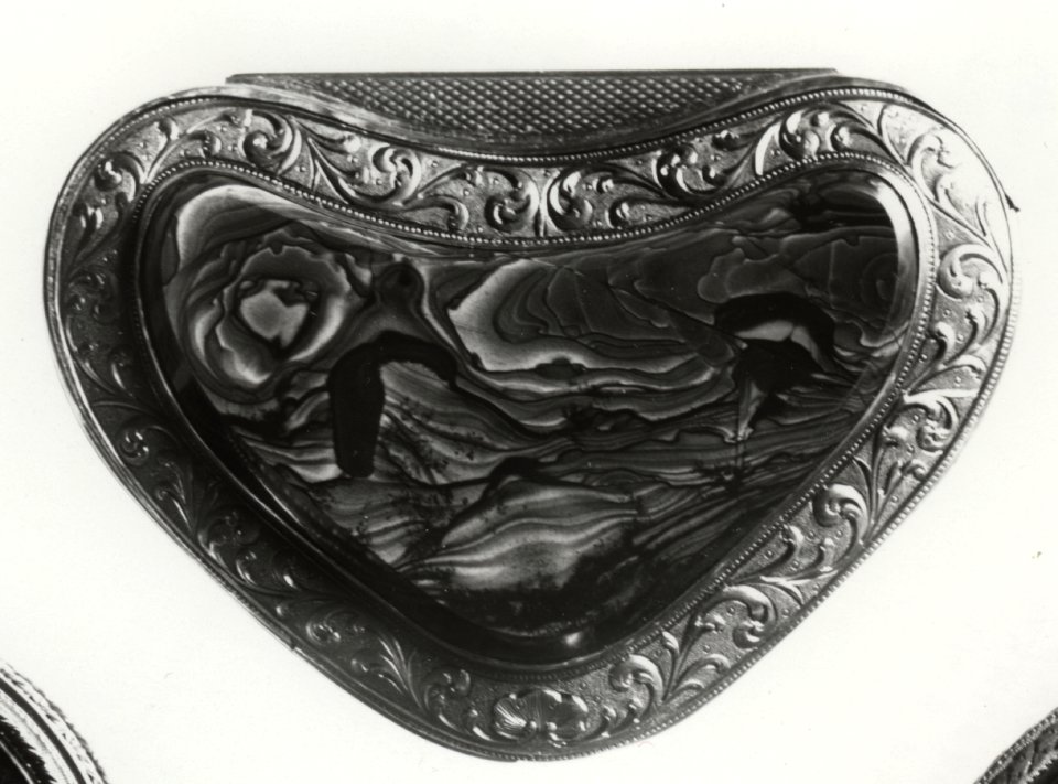 English - Heart-Shaped Snuffbox - Walters 5761