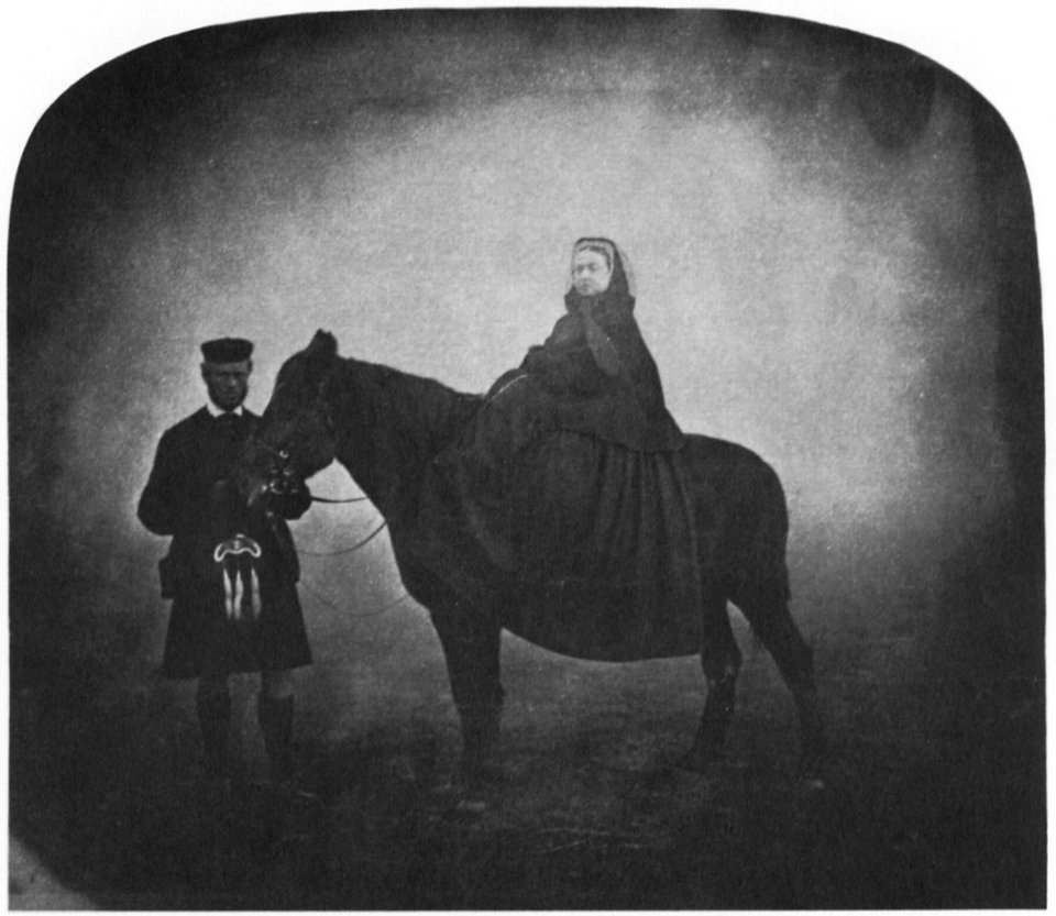 Englischer Photograph um 1863 - Königin Victoria und ihr Kammerdiener John Brown (Zeno Fotografie)