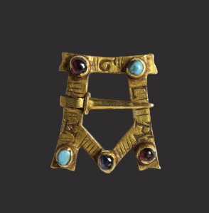 English - Amuletic Brooch - Walters 571987 - View A