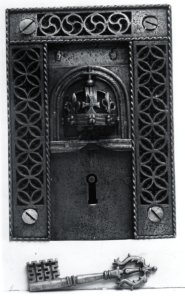 English - Rim Lock and Key from a Chest Made for Henry VIII - Walters 5290, 5291