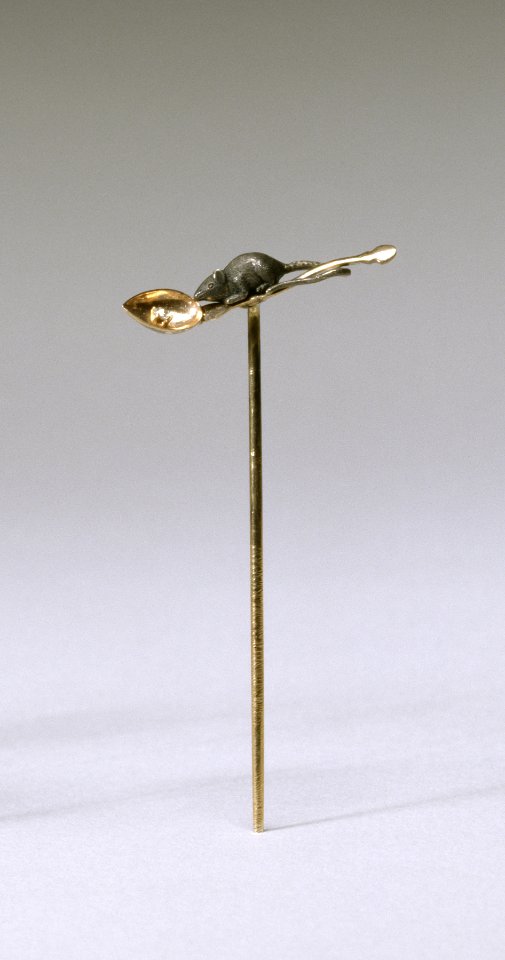 English - Stick Pin with Mouse on a Spoon - Walters 572184