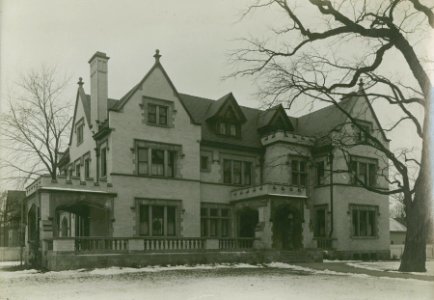English Manor style house, Oak Park, Illinois, December 26, 1913 (NBY 905)